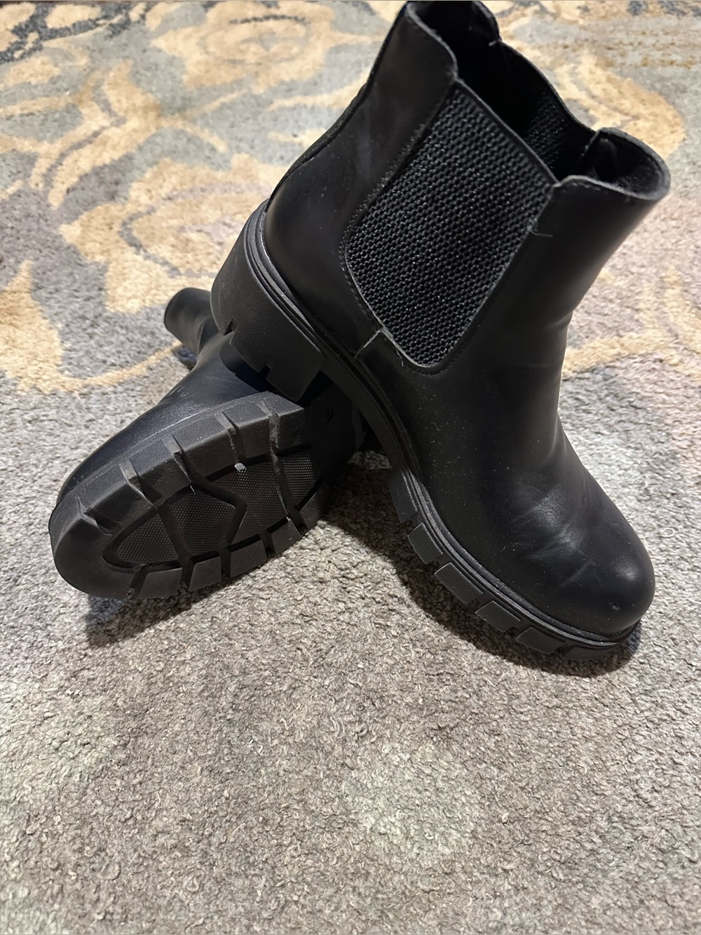 WOMENS combat boots!